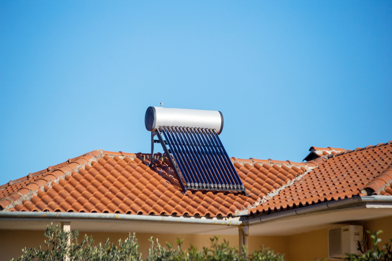 solar water heater in Dubai